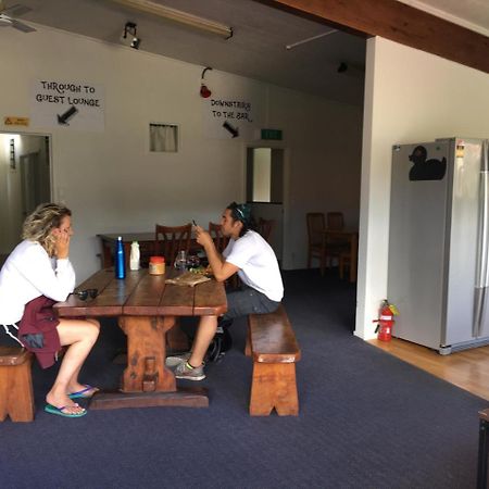 Bouncing Lamb Backpackers Hostel Nelson Luaran gambar